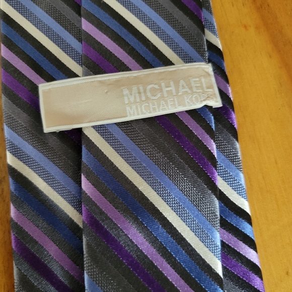 Michael Kors Men's Tie Blue Silver Black Purple Striped 100% Silk Necktie - Picture 3 of 5